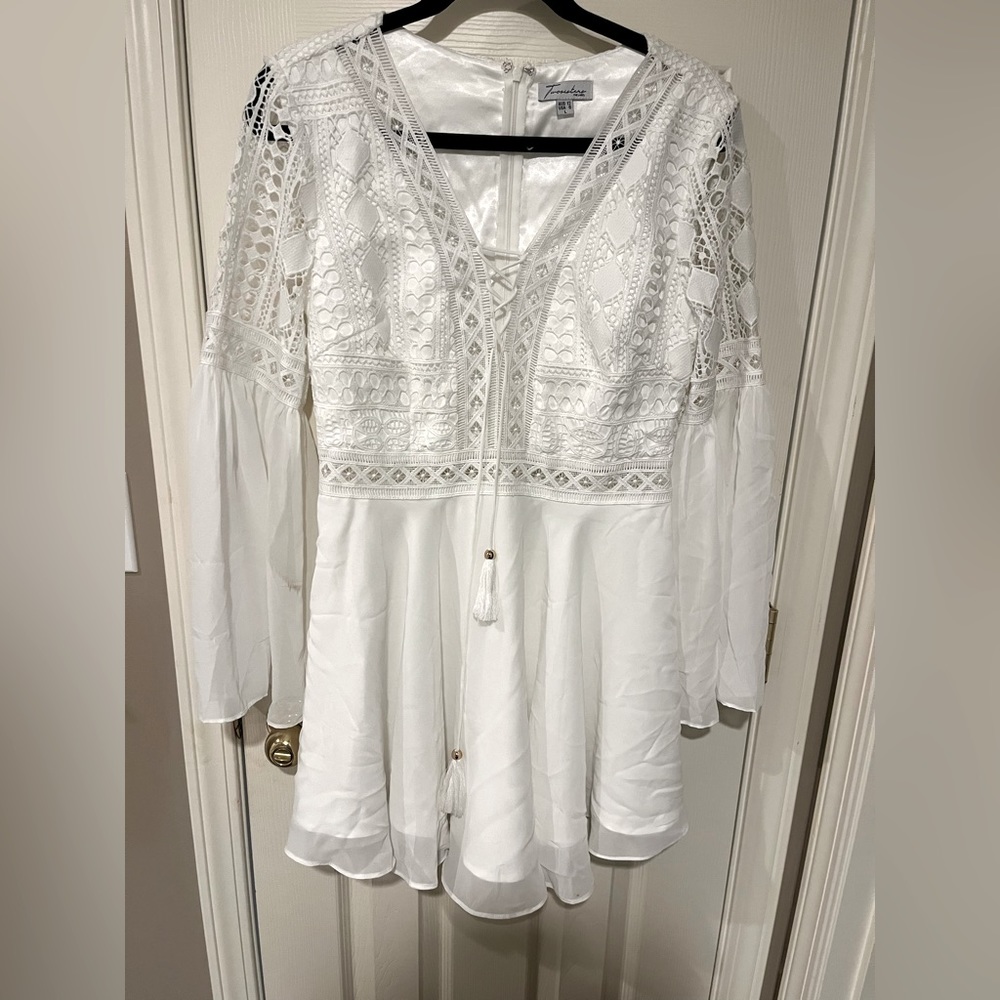 White Jaus Long Sleeve Dress (never worn with tags)